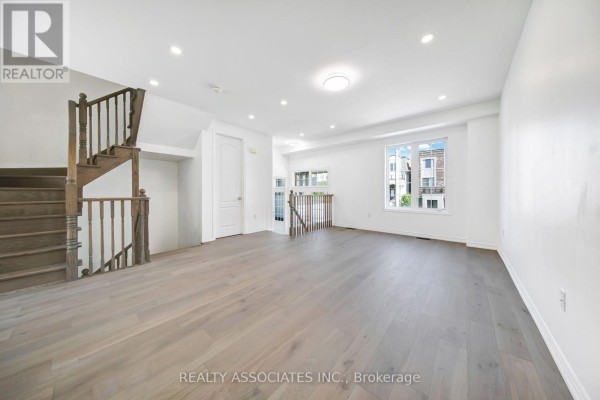 17 Vaudeville Drive, Toronto, ON M8W0B4 Photo 4