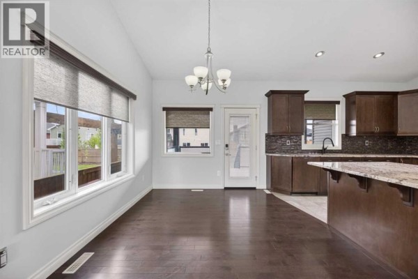 Kitchen - 17 Viceroy Crescent, Olds, AB T4H0C4 Photo 4