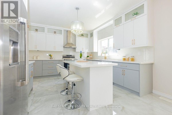 Family room - 17 Weston Crescent, Ajax, ON L1T0C7 Photo 4