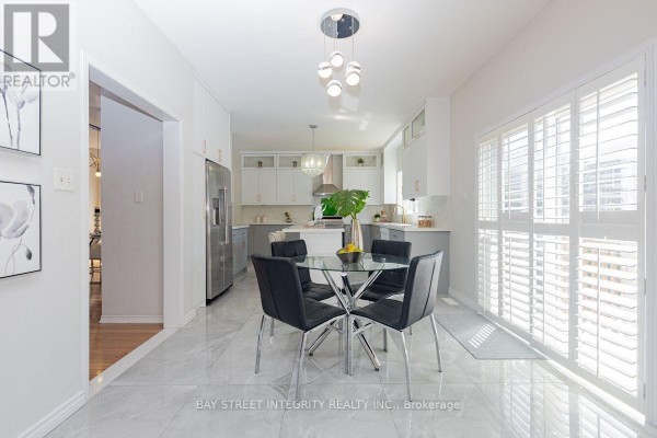 Kitchen - 17 Weston Crescent, Ajax, ON L1T0C7 Photo 5