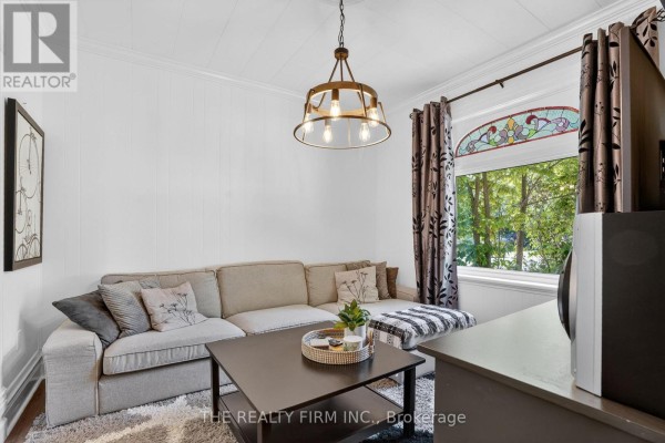 Family room - 17 Woodward Avenue, London North, ON N6H2G6 Photo 5