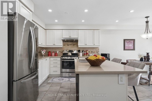 Kitchen - 170 Elmer Adams Drive, Clarington, ON L1E0G4 Photo 4
