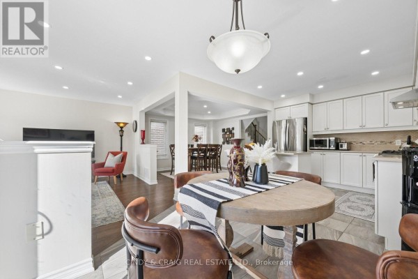 Family room - 170 Elmer Adams Drive, Clarington, ON L1E0G4 Photo 5