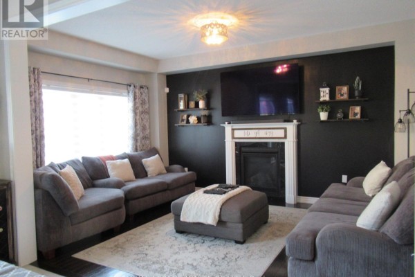 170 Gold Park Gate, Essa, ON, photo 3