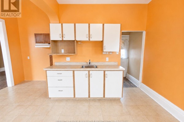170 Queen Street, Kawartha Lakes, ON K9V1H4 Photo 5