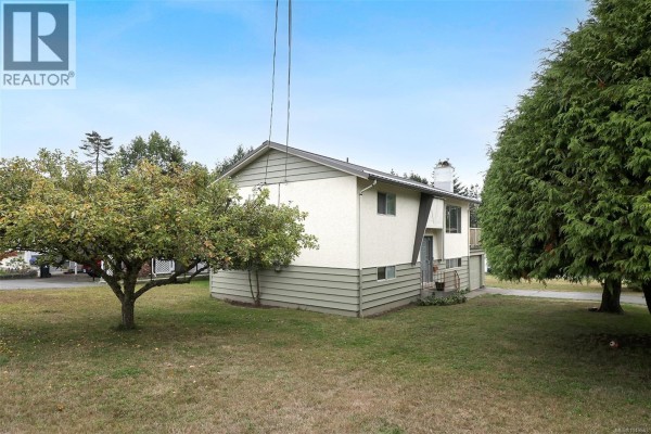170 Stewart St, Comox, BC, photo 2