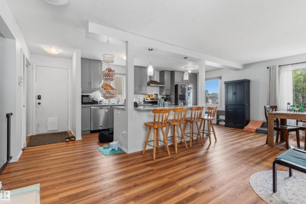 Den - 17005 95 St Nw, Edmonton, AB T5Z2A7 Photo 5
