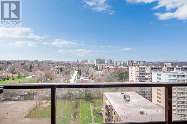 Kitchen - 1701 - 180 Markham Road, Toronto, ON M1M2Z9 Photo 3