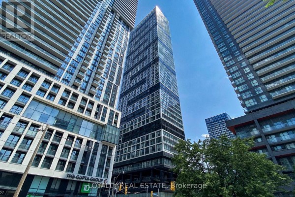 1701 - 181 Dundas Street E, Toronto, ON M5A0N5 Photo 3