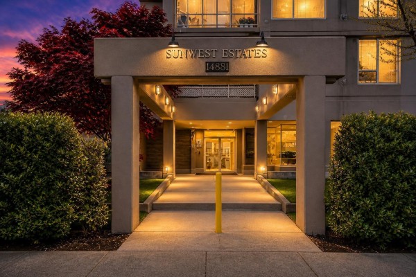 1701 14881 103a Avenue, Surrey, BC V3R0M5 Photo 2