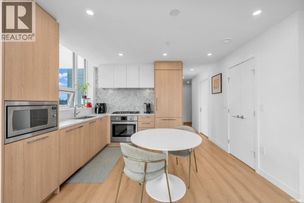 1701 2425 Alpha Avenue, Burnaby, BC V5C0N6 Photo 4