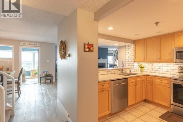 Dining room - 1701-5018 49 Street, Yellowknife, NT  Photo 3