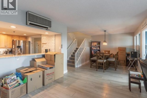 Kitchen - 1701-5018 49 Street, Yellowknife, NT  Photo 4