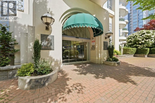 1701 739 Princess Street, New Westminster, BC V3M6V6 Photo 3
