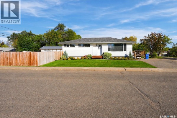 Primary Bedroom - 1701 92nd Street, North Battleford, SK S9A0B3 Photo 2