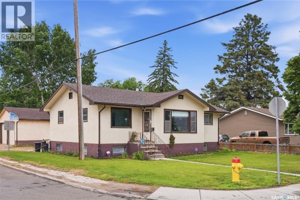 Family room - 1701 C Avenue N, Saskatoon, SK S7L1L6 Photo 2