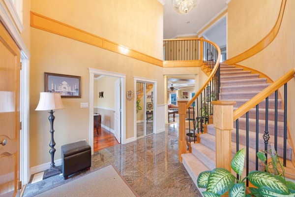 17015 86a Avenue, Surrey, BC V3X3J1 Photo 4