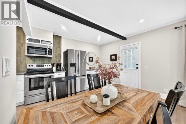 Primary Bedroom - 1702, 11010 Bonaventure Drive Se, Calgary, AB T2J3A8 Photo 5