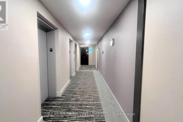Living room - 1702 - 112 George Street, Toronto, ON M5A2M5 Photo 3