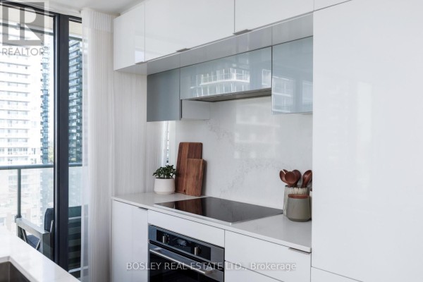 Dining room - 1702 - 185 Roehampton Avenue, Toronto, ON M4P0C6 Photo 5
