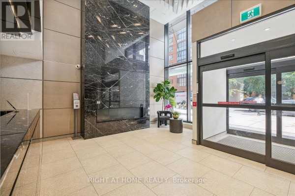 Kitchen - 1702 - 2a Church Street, Toronto, ON M5E0E1 Photo 4