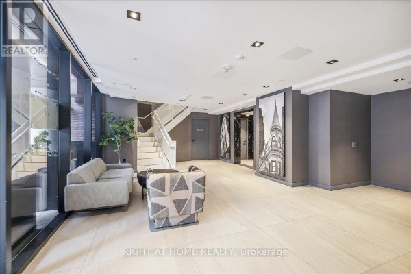 1702 - 2a Church Street, Toronto, ON M5E0E1 Photo 5