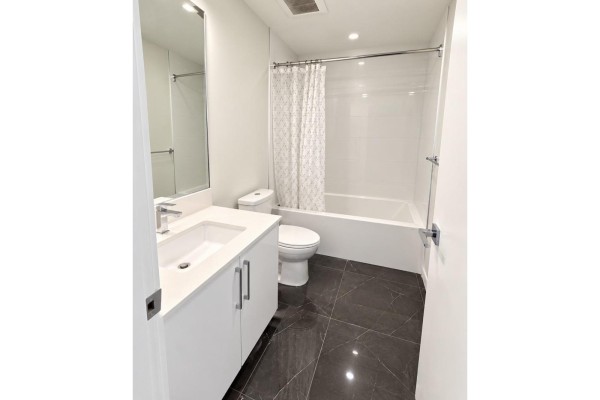1702 9675 King George Boulevard, Surrey, BC V3T2V3 Photo 5