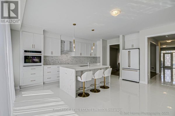 Family room - 1702 Corsal Court, Innisfil, ON L9S0P9 Photo 4