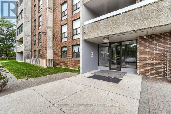 Kitchen - 1703 - 15 Kensington Road, Brampton, ON L6T3W2 Photo 3