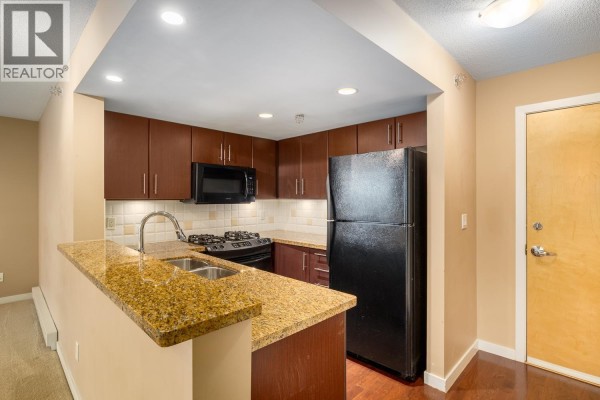 1703 120 Milross Avenue, Vancouver, BC, photo 2