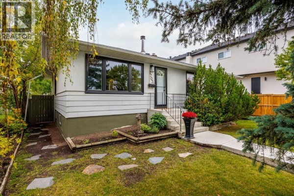 4pc Bathroom - 1703 31 Street Sw, Calgary, AB T3C1N2 Photo 2