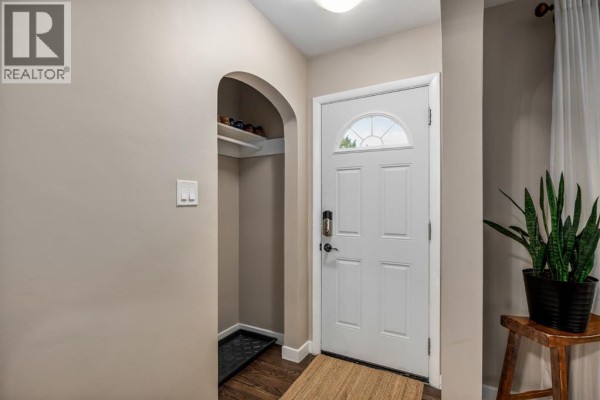 Kitchen - 1703 31 Street Sw, Calgary, AB T3C1N2 Photo 4