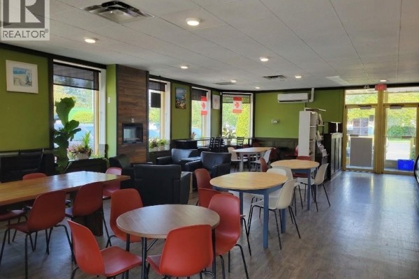 1703 Island Hwy, View Royal, BC V9B1J1 Photo 4