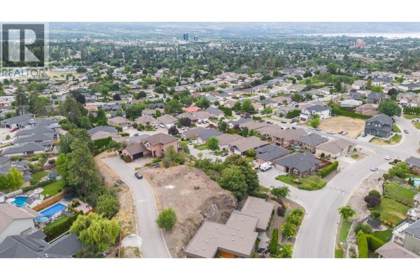 1703 Lindsay Drive, Kelowna, BC, photo 3