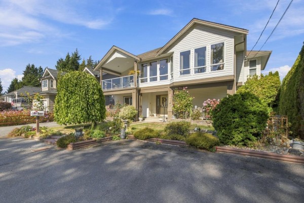 17037 0 Avenue, Surrey, BC V3Z9N9 Photo 2