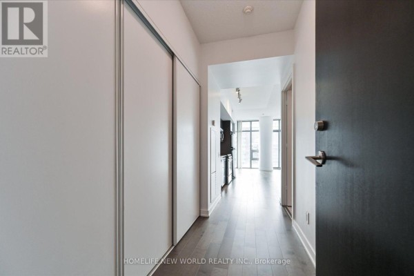 1704 - 33 Charles Street E, Toronto, ON M4Y1R9 Photo 5