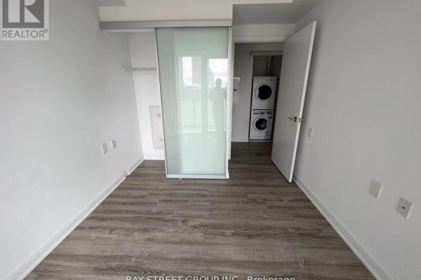 1704 - 42 Charles Street, Toronto, ON M4Y1T4 Photo 5