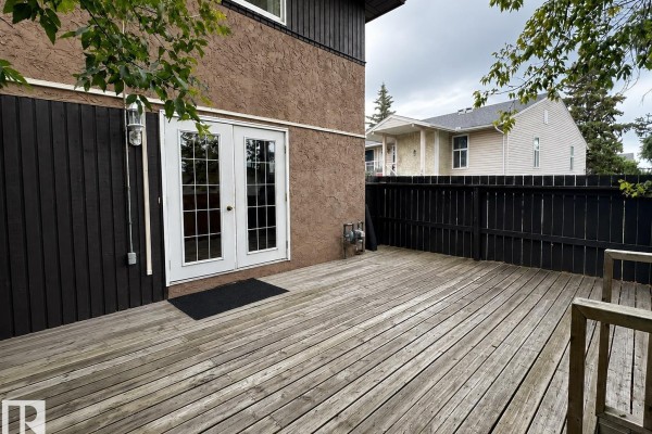 Kitchen - 1704 37 St Nw, Edmonton, AB T6L2R7 Photo 3