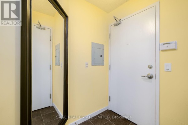 1705 - 208 Queens Quay W, Toronto, ON M5J2Y5 Photo 2