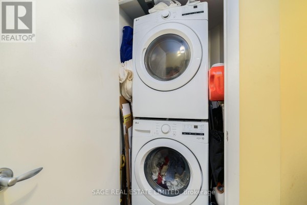 1705 - 208 Queens Quay W, Toronto, ON M5J2Y5 Photo 3