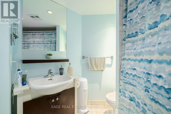 1705 - 208 Queens Quay W, Toronto, ON M5J2Y5 Photo 4