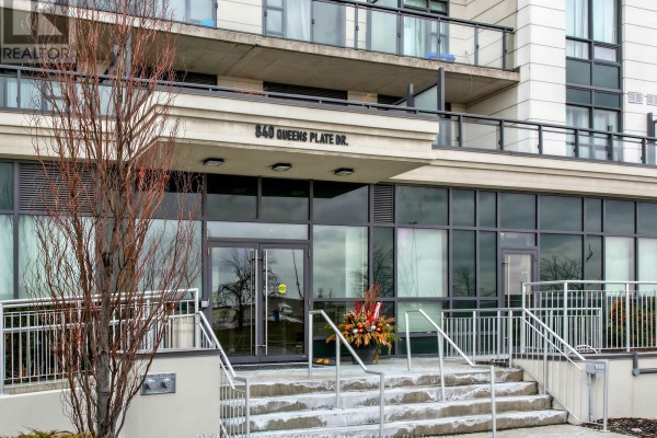 Kitchen - 1705 - 840 Queens Plate Drive, Toronto, ON M9W0E7 Photo 4