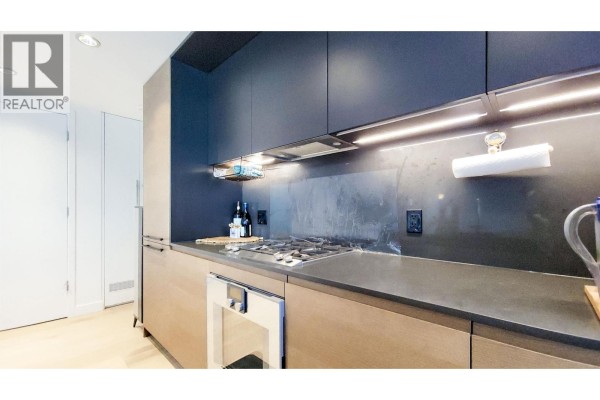 1705 1289 Hornby Street, Vancouver, BC V6Z0G7 Photo 2