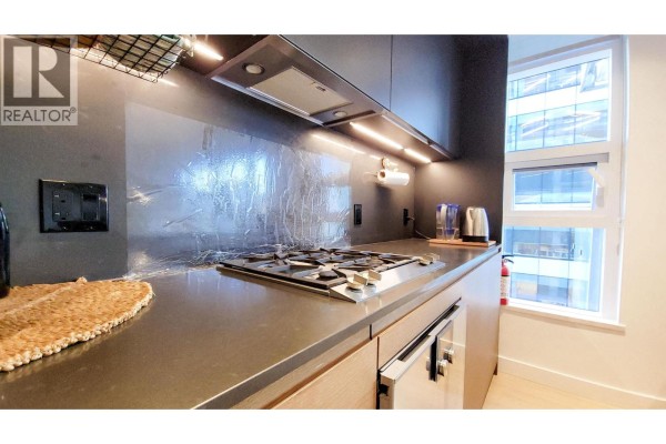 1705 1289 Hornby Street, Vancouver, BC V6Z0G7 Photo 4