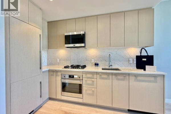 1705 5938 Olive Avenue, Burnaby, BC V5H0M6 Photo 2