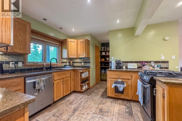 Family room - 1705 Millar Road, Smithers, BC V0J2N6 Photo 4