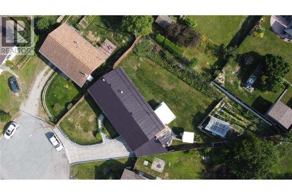 1705 Slocan Crescent, Nelson, BC, photo 2