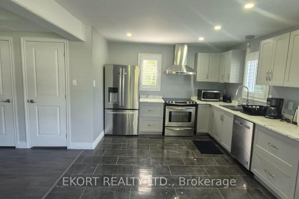 Primary Bedroom - 17052 2 Highway, Quinte West, ON K8V5P7 Photo 3