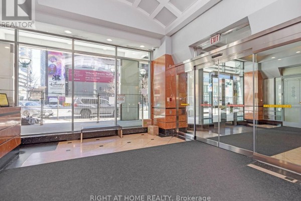 1706 - 10 Yonge Street, Toronto, ON, photo 3