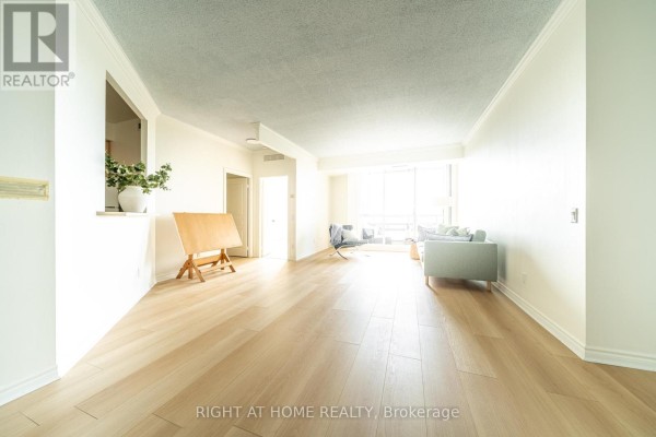 1707 - 1 Belvedere Court, Brampton, ON, photo 2